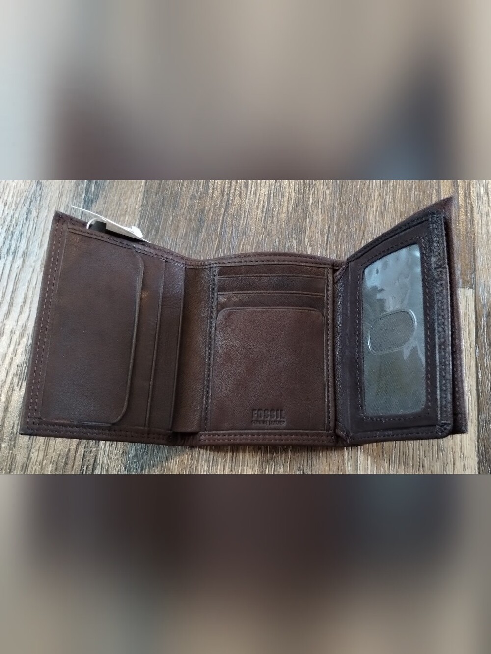 Fossil Brown Leather Trifold Wallet with Keychain Tag NWT Colorado Tin Extra Cap - Picture 3 of 11